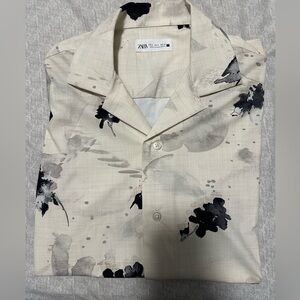Likes new Zara button down